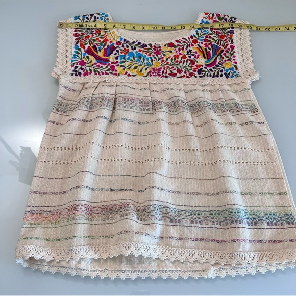 SUMMER TOP | Tan handmade embroidered crocheted shoe sleeve cottage core shirt - Picture 9 of 16